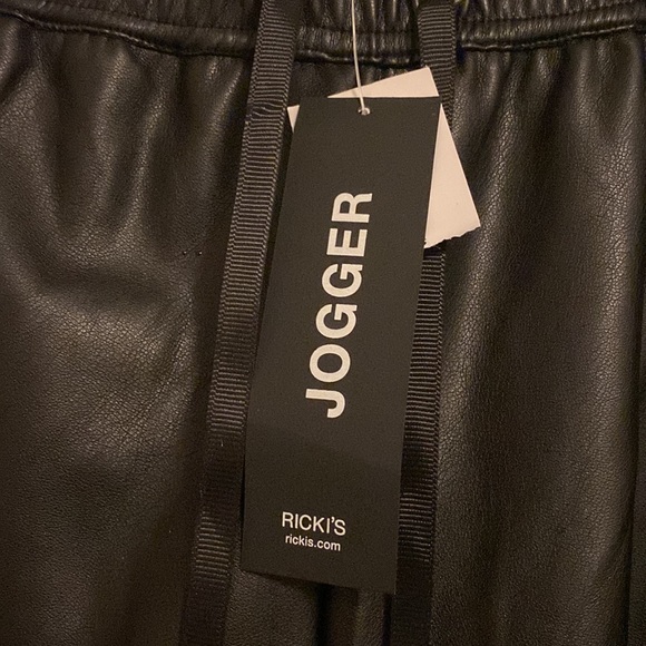 Pants - Picture 2 of 4